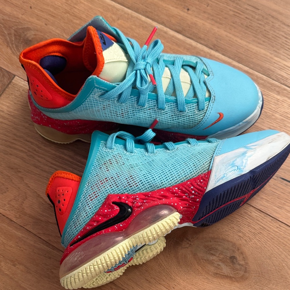 Nike LeBron 19 kids low “blue chill” basketball sneakers